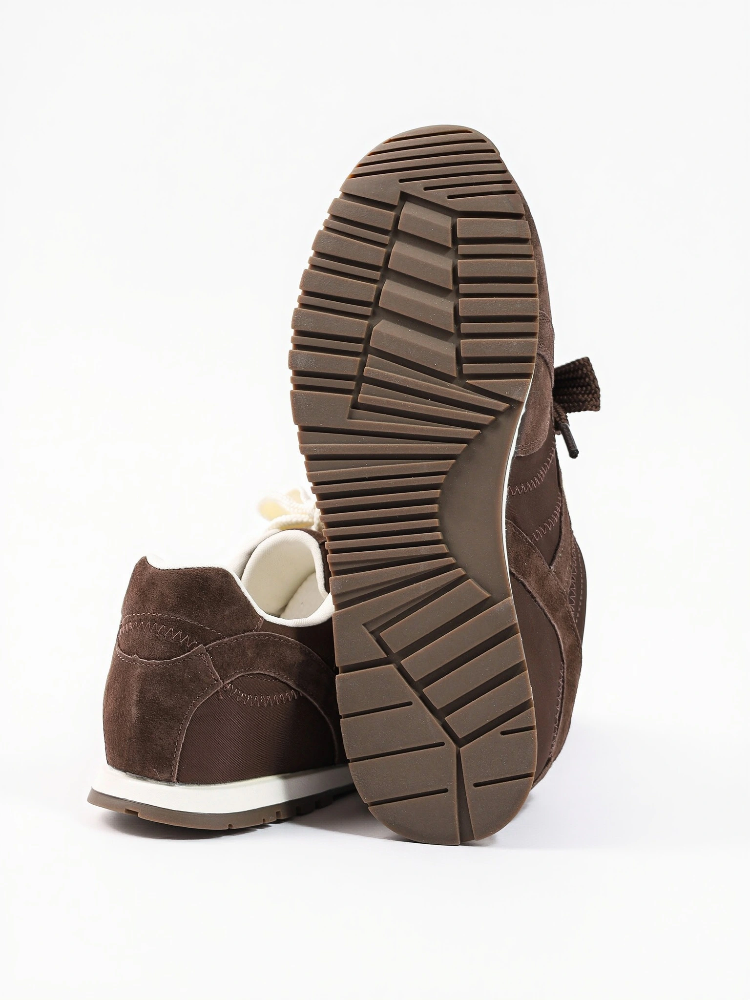 Кроссовки комбинированные темно-коричневого цвета на низкой подошве